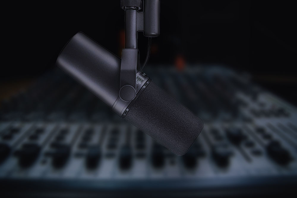 Shure Sm7b studio microphone image